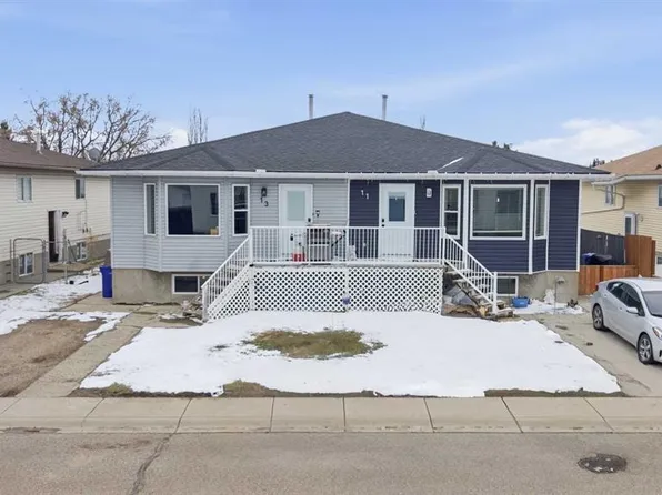 13 N Green Meadow Cres, Strathmore, AB T1P 1H4