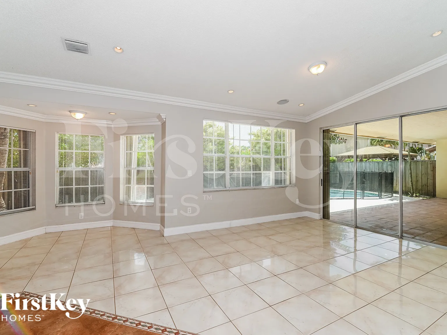 4 bed, 3.0 bath, 2814 sqft, $3,650 — Photo 3