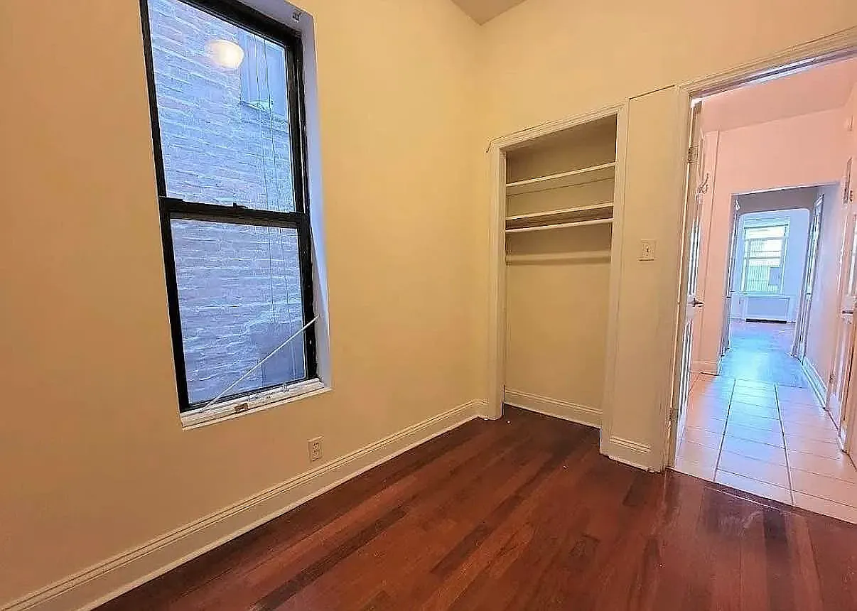 488 East 74th Street — Photo 4