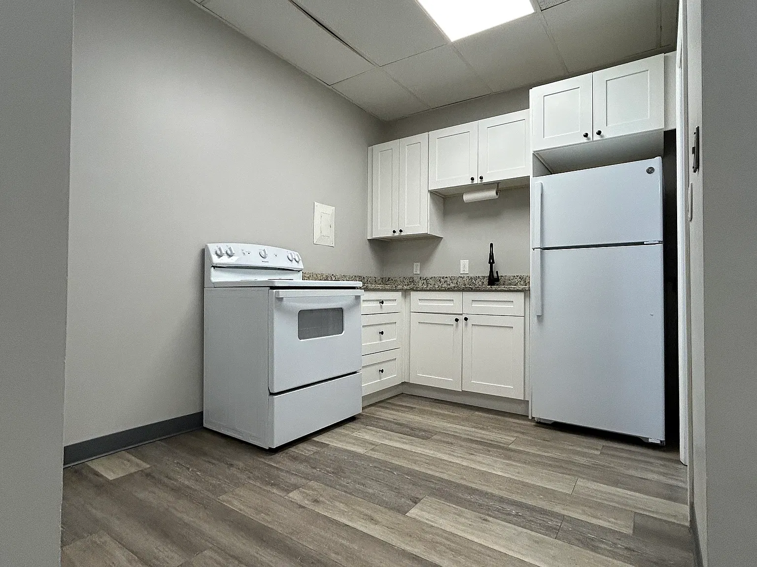 32 Chestnut St — Photo 4