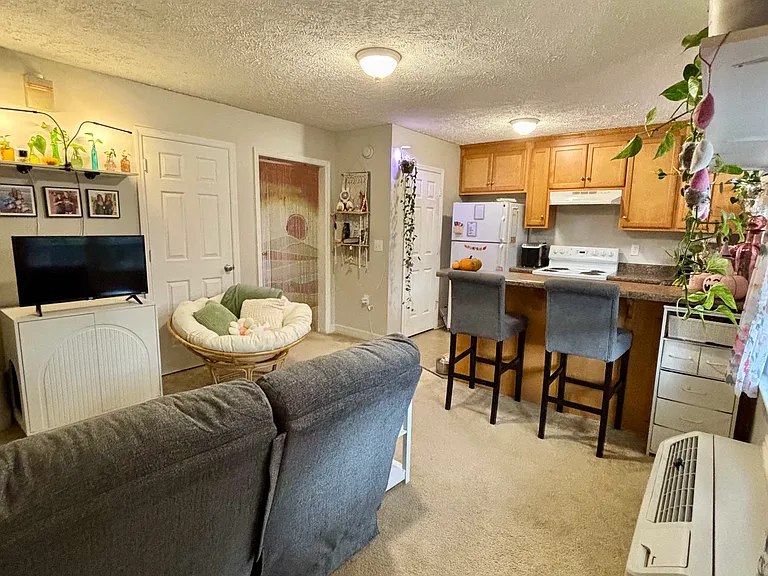 131 Best Place Ct N #W — Photo 1