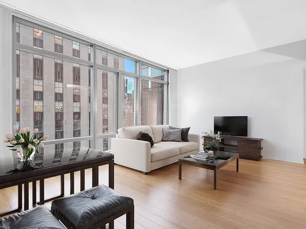 18 W 48th St APT 21A, New York, NY 10036
