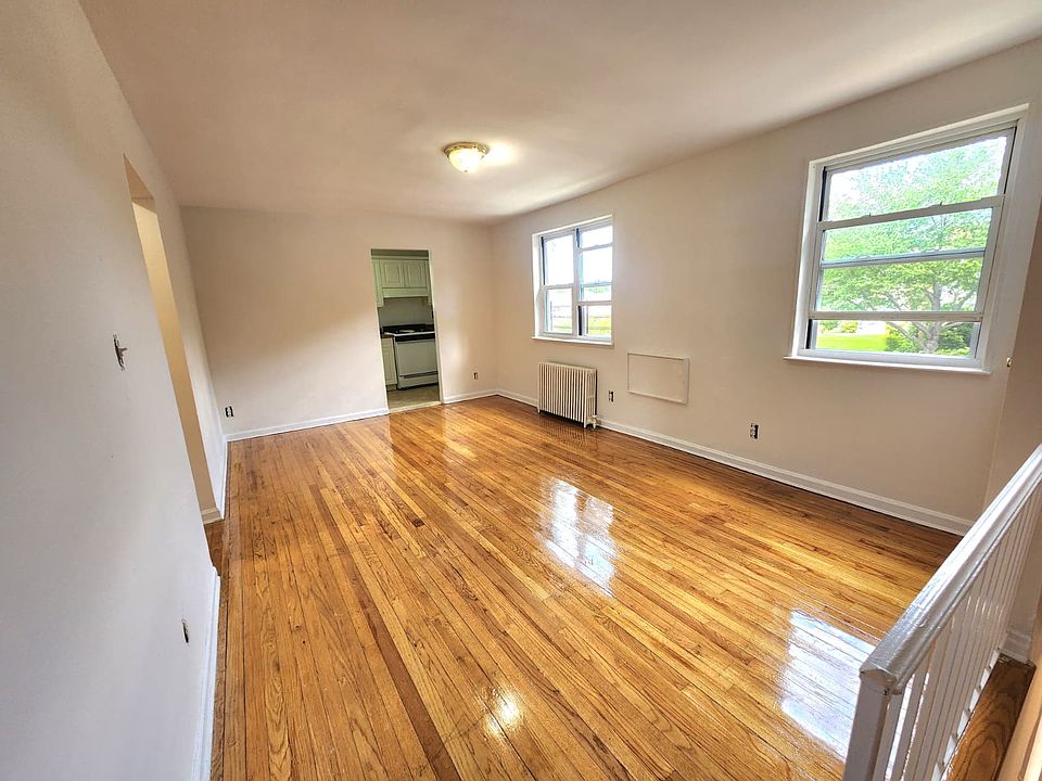 1st image of 64-70 Cloverdale Blvd #2