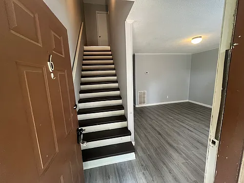 147 Woodland Dr #6 Photo 1