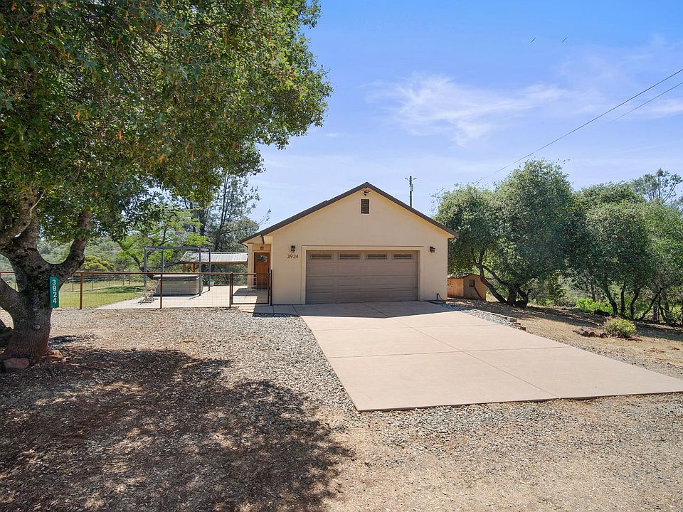 1st image of 3924 Pine Cone Dr