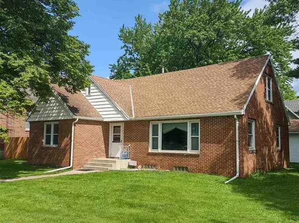 302 W Main St, Ceylon, MN 56121