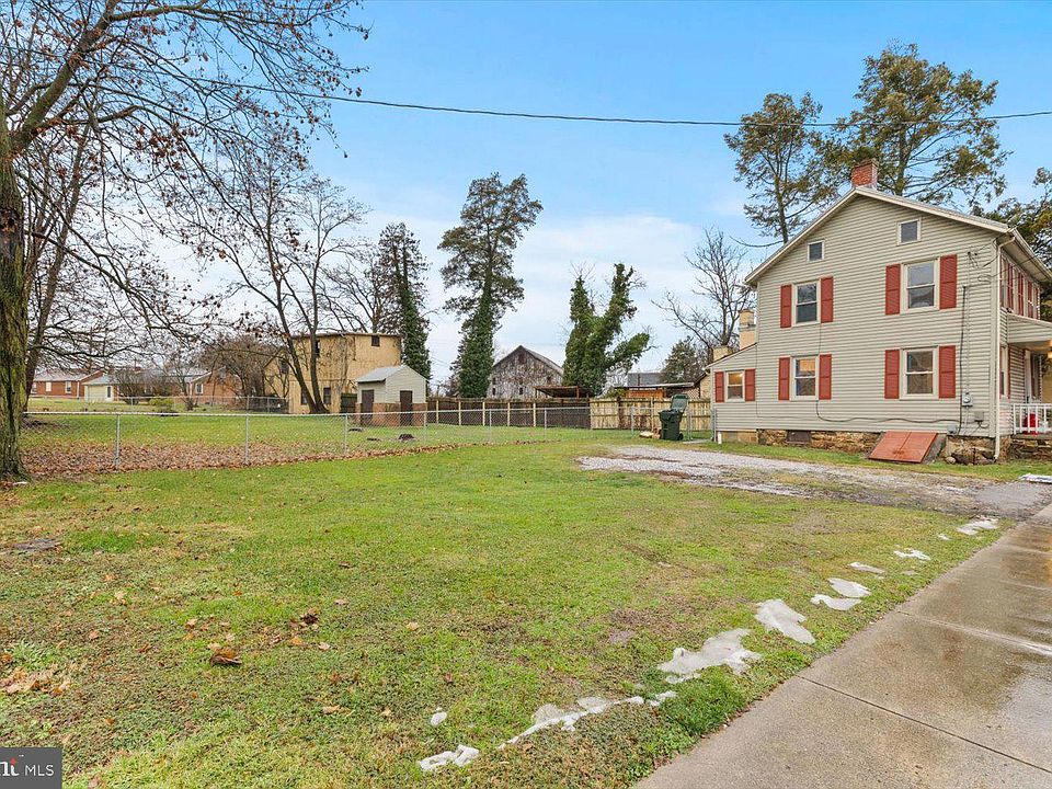 40 S Main St, York New Salem, PA 17371 Zillow