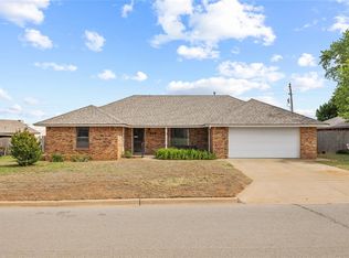 1716 E Ridgeway St, Weatherford, OK 73096