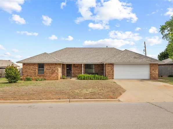 1716 E Ridgeway St, Weatherford, OK 73096