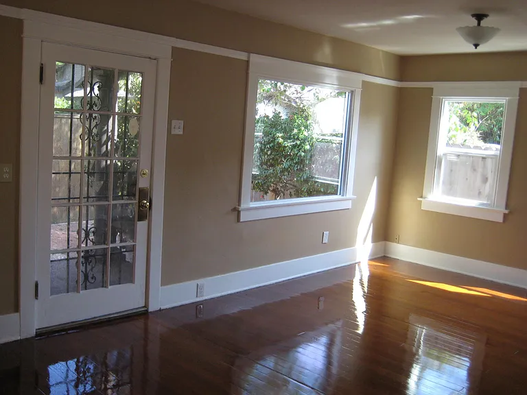 291 Redondo Ave — Photo 6