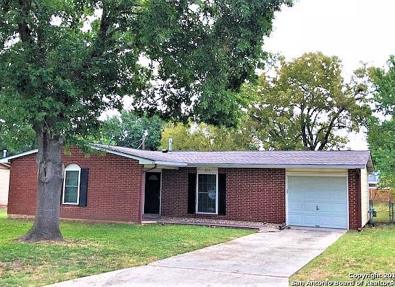 2nd image of 816 Aviation Ave