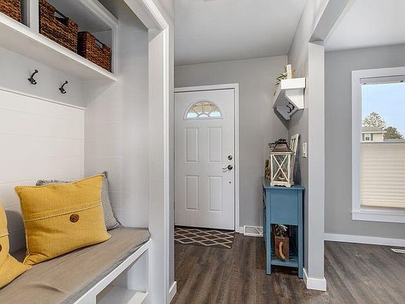 3rd image of 7337 Harmon Ln