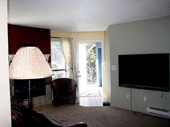 4th image of 901 White Mountain Dr
