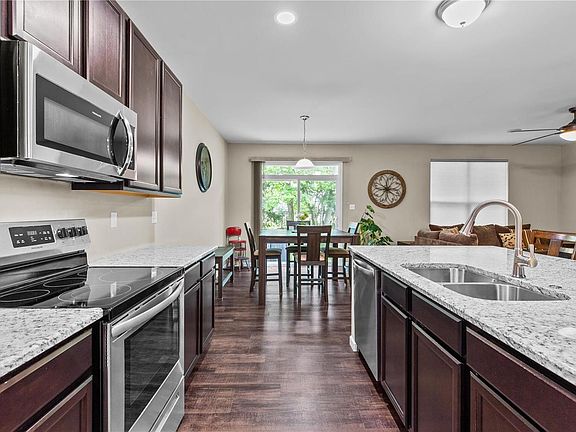 5th image of 321 Haycastle Dr