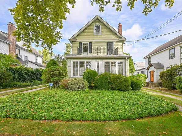 162-05 32 Avenue, Flushing, NY 11358