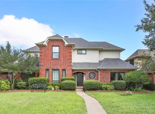 429 Hunters Creek Dr, Mesquite, TX 75150