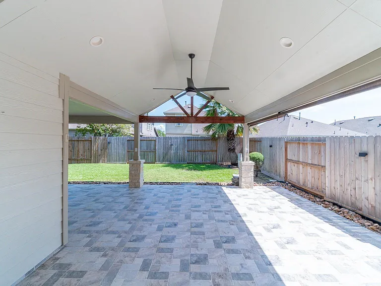 13303 Davenport Hills Ln — Photo 30