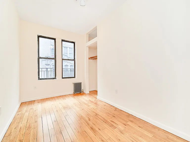 587 W 177th St #43 — Photo 6