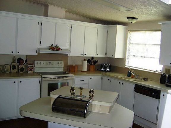 3rd image of 38 White Feather Ln