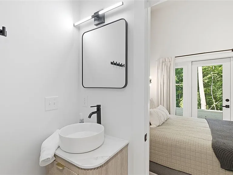 3203 Navajo Cir — Photo 22