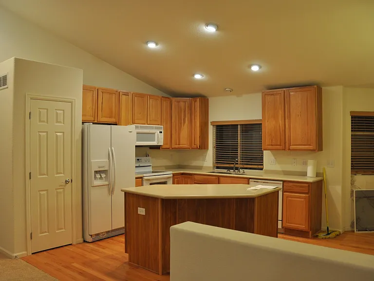 2227 Alpine Dr — Photo 2