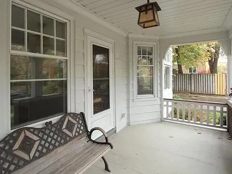 2824 N Maryland Ave — Photo 11