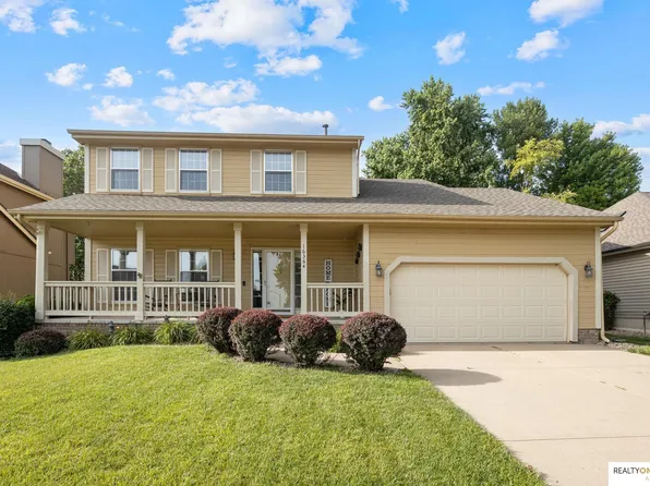 16364 Taylor St, Omaha, NE 68116