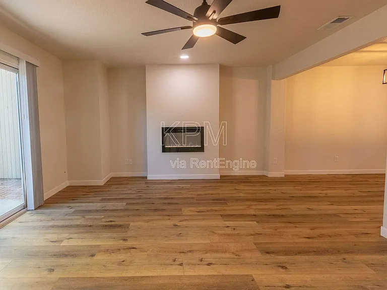 955 Academy St — Photo 13