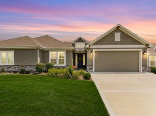 16865 S Heatherwood St, Olathe, KS 66062