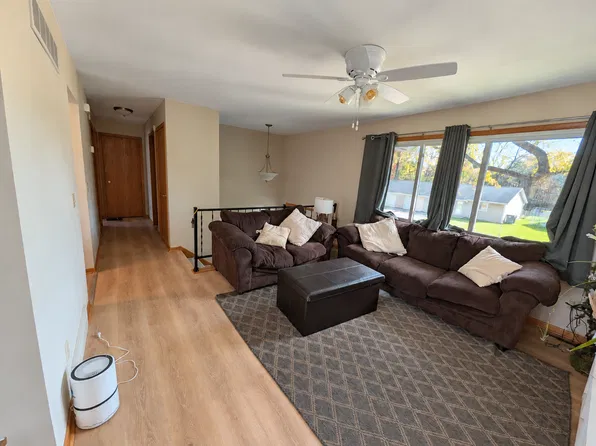 119 Lothe Rd, Marshall, WI 53559