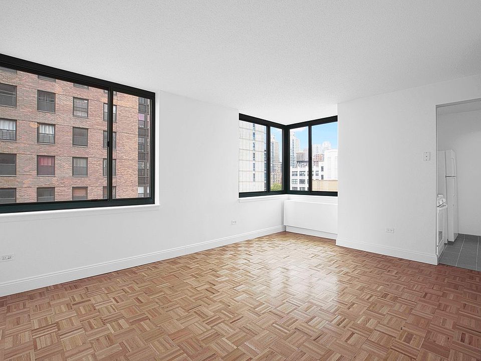 1st image of 200 W 60th St APT 11D