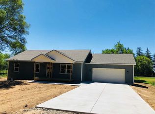 E2401 Julie Ln, Waupaca, WI 54981
