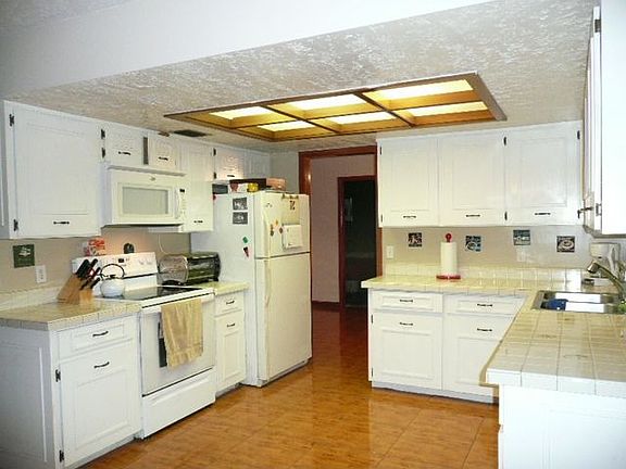 3rd image of 1701 Blackmon Ct