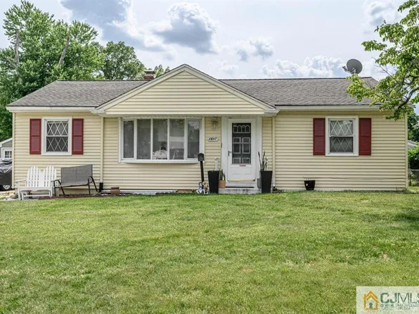 8 Duke Ave, Stratford, NJ 08084