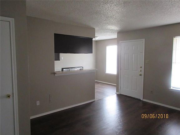 5th image of 604 Kings Way Dr APT D