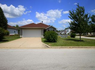 898 Timber Ridge Dr, Nixa, MO 65714