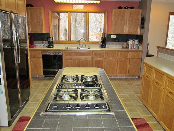 3rd image of 9988 Covewood Ct