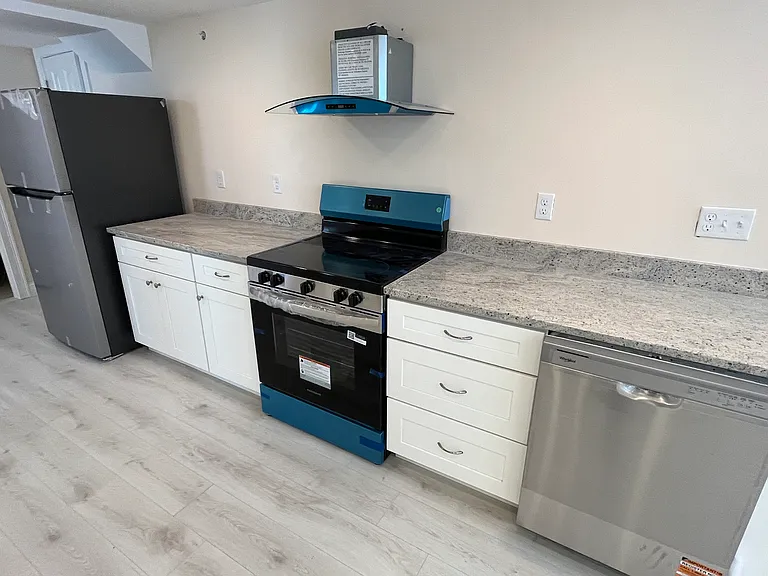 612 Main St #1 — Photo 13