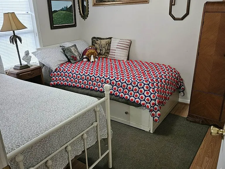 309 Pecan St — Photo 12