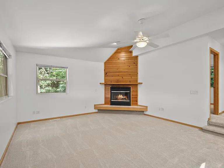 8628 Green St — Photo 11