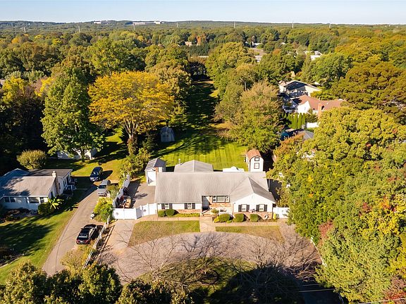 2nd image of 85 Robinson Avenue