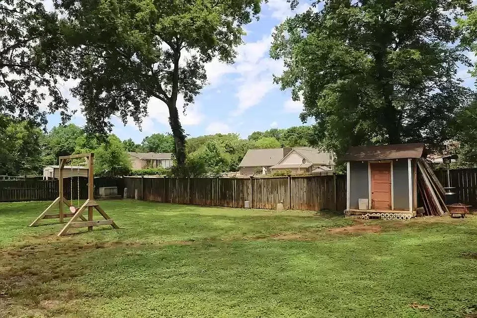 118 Creekwood Dr — Photo 4