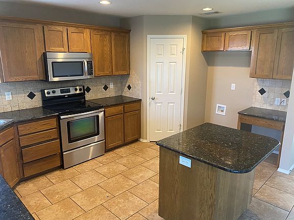 5th image of 3641 Shadyhill Dr
