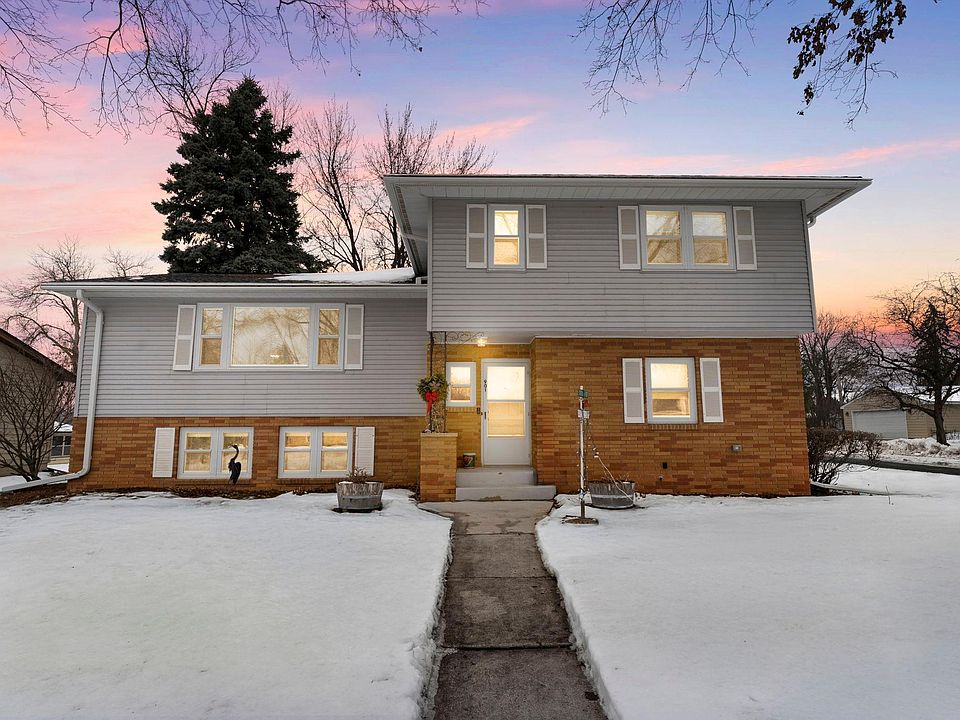 1st image of 901 Cheri Ln