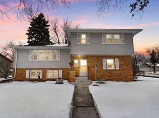 901 Cheri Ln, Mendota Heights, MN 55120