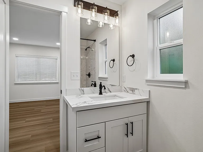 950 Maple Ave #D — Photo 22