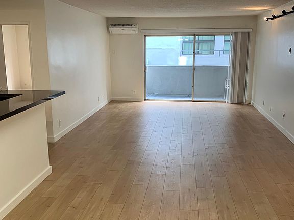 2nd image of 642 W Knoll Dr APT 104