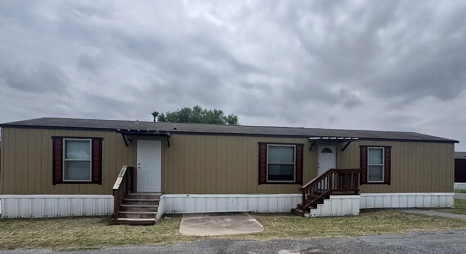 3 bed, 960 sqft, $799 — Photo 1