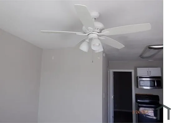 2405 Sunrise Ave #2 — Photo 6