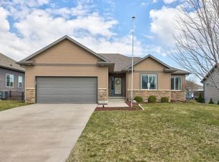 1441 Marina Cove Dr, Polk City, IA 50226
